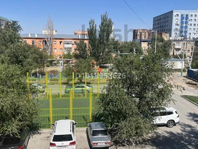 3-бөлмелі пәтер · 55 м² · 3/4 қабат, Байсейтова 96.25 25 — Орталық, площадь, бағасы: 15 млн ₸ в 