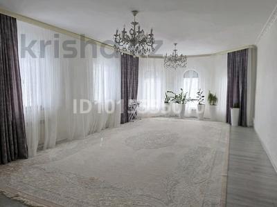 Отдельный дом · 4 комнаты · 200 м² · 8 сот., мкр Кайнар, Жанар Ермағанбетова 100 — Шұғыла дүкеннің қасы за 30 млн ₸ в Атырау