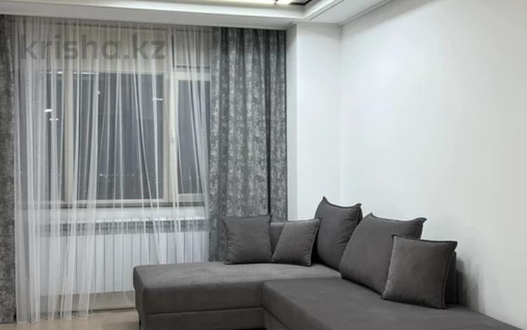 3-комнатная квартира, 83 м², 25/28 этаж помесячно, Нажимеденова 4