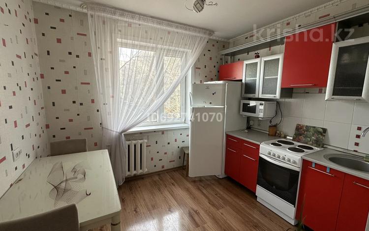 1-комнатная квартира, 33 м², 2/10 этаж, Кривенко 81 — уг. Исы Байзакова, Бекмаханова за 15.5 млн 〒 в Павлодаре — фото 2