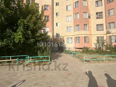 1-комнатная квартира · 40 м² · 1/5 этаж, мкр Байтерек 42 — 3 лицей за 100 000 ₸ в Таразе
