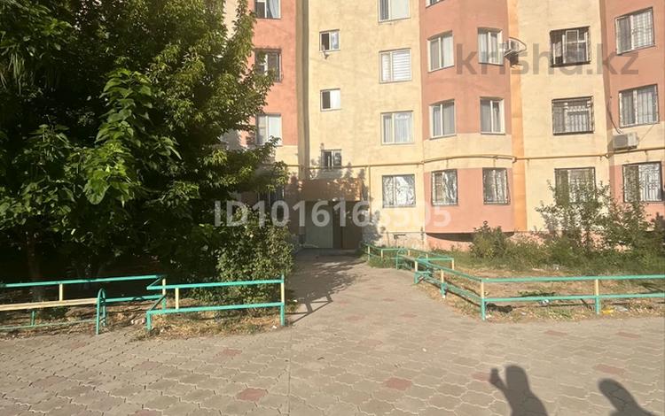 1-комнатная квартира · 40 м² · 1/5 этаж, мкр Байтерек 42 — 3 лицей за 100 000 ₸ в Таразе — фото 2