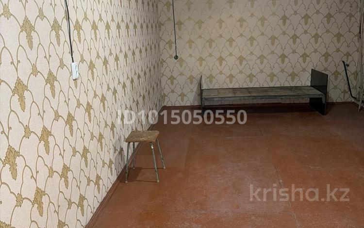 1 комната · 25 м² · 2/2 этаж, 8-й микрорайон, 8-шағынаудан 7 — Асқаров көшесімен Пролетарская көшесінің қиылысында за 70 000 ₸ в Шымкенте, Туран р-н — фото 2