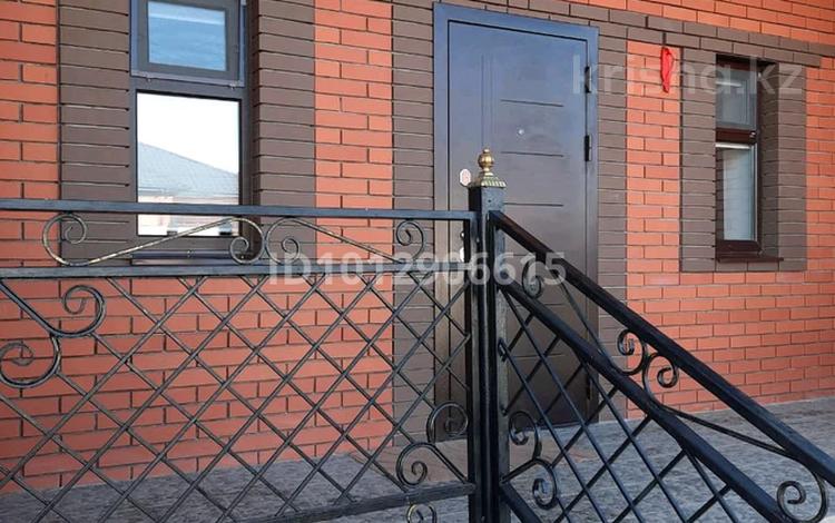 Жеке үй · 5 бөлме · 240 м² · 8 жүзд., Алтын орда ш/а., бағасы: 63 млн ₸ в Актобе, мкр. Алтын орда — фото 2