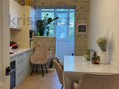 3-комнатная квартира · 64 м² · 4/5 этаж, мкр Айнабулак-2 48 за 50 млн ₸ в Алматы, Жетысуский р-н