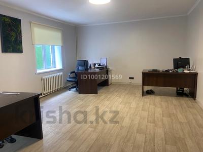 Отдельный дом · 7 комнат · 217 м² · 6 сот., Кастеева 106 за 1.2 млн 〒 в Алматы, Медеуский р-н