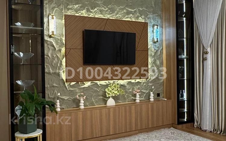 7-бөлмелі пәтер · 203 м² · 3/3 қабат, Данеш Ракышева 14, бағасы: 750 000 ₸ в  — фото 2