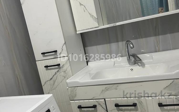 3-комнатная квартира · 74 м² · 6/12 этаж, СТ Монтажник, Кошкарбаева 39в/1 за 250 000 ₸ в  — фото 2
