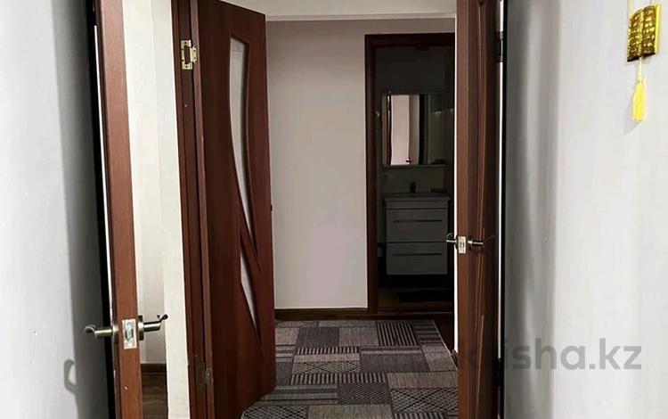 3-бөлмелі пәтер · 60.5 м² · 1/1 қабат, Улы Дала 15 мкр 1130/2 270 — Улы Дала 15 мкр 1130/2, бағасы: 130 000 ₸ в Таразе — фото 2