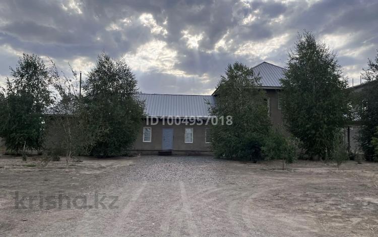 Жеке үй · 8 бөлме · 250 м² · 55 жүзд., Карасу 19б — Находится возле мечети на районе Запад, бағасы: 70 млн ₸ в Шу — фото 2