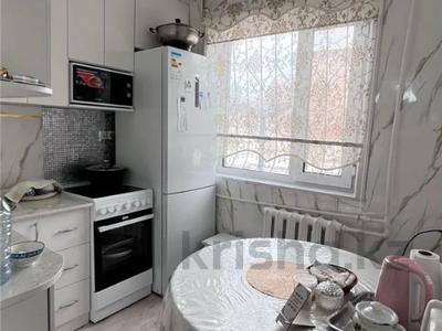 2-комнатная квартира · 45 м² · 1/5 этаж, Майкудук, 16й микрорайон за 10 млн ₸ в Караганде, Алихана Бокейханова р-н