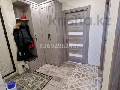 3-комнатная квартира, 63 м², 4/5 этаж, мкр 5, Есет батыра 160 — На против Анвара за 18.5 млн 〒 в Актобе, мкр 5