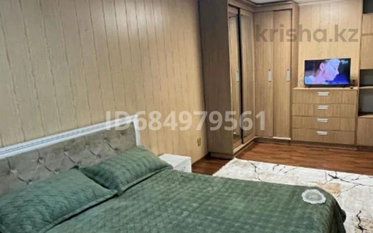 1-комнатная квартира · 74 м² · 2 этаж, мкр Нурсат 135 — На против тц изуми за 11 000 ₸ в Шымкенте, Каратауский р-н — фото 2