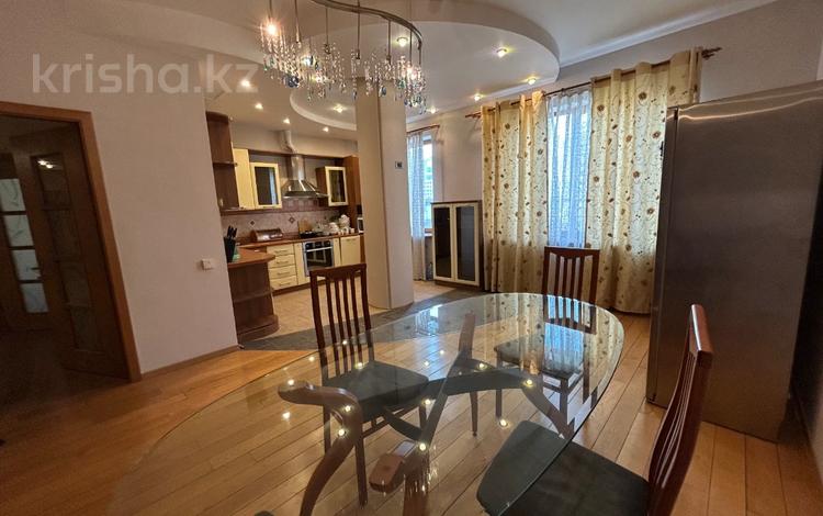6-бөлмелі пәтер · 374 м² · 6/9 қабат, Фурманова 63, бағасы: 1.3 млн ₸ в Алматы, Медеуский р-н — фото 2