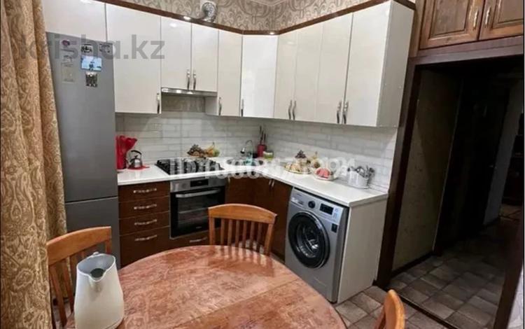 3-бөлмелі пәтер · 76 м² · 1/3 қабат, Пришахтинск, Медицинская 68 а, бағасы: 11.3 млн ₸ в Караганде, Алихана Бокейханова р-н — фото 2