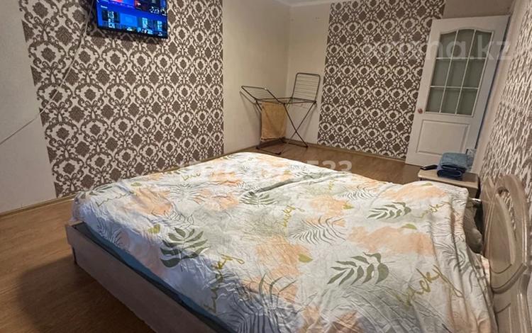 1-бөлмелі пәтер · 32 м² · 4/5 қабат, 13-шағынаудан 40, бағасы: 10 000 ₸ в Караганде, Алихана Бокейханова р-н — фото 2