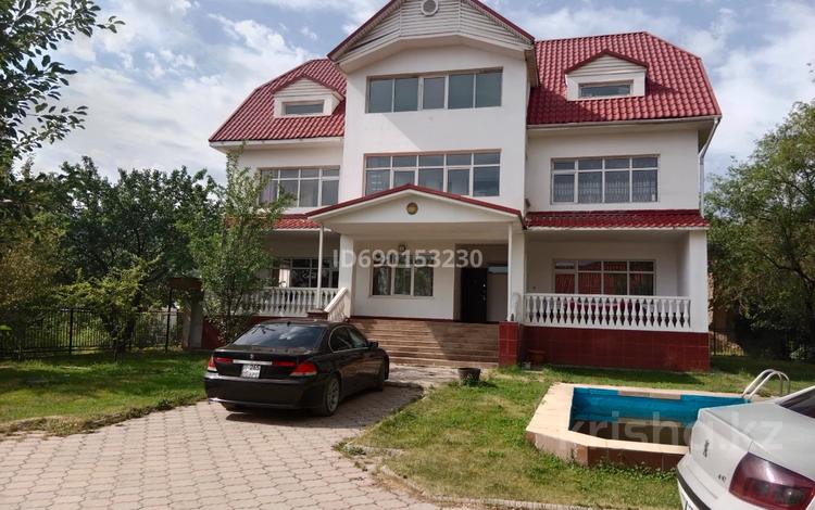 Отдельный дом • 10 комнат • 380 м² • 10 сот., Верхная трасса за 56.5 млн 〒 в Алматы — фото 3