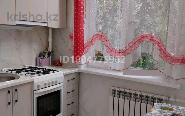 2-бөлмелі пәтер · 42 м² · 2 қабат, Жаңа қала ш/а. 58, бағасы: 220 000 ₸ в Караганде, Казыбек би р-н — фото 2