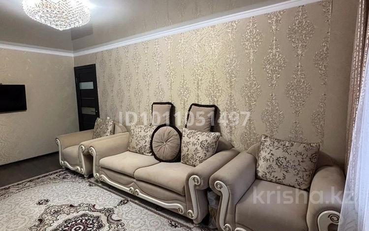 3-комнатная квартира · 62 м² · 4/5 этаж, Майкудук, 17й микрорайон 51 за 20 млн ₸ в Караганде, Алихана Бокейханова р-н — фото 2