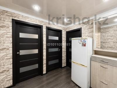 3-бөлмелі пәтер · 63 м² · 4/5 қабат, 17-шағынаудан 51 — Рядом Реал, остановка Ласточка, детский сад Алданыш, Балапан, бағасы: 17 млн ₸ в Караганде, Алихана Бокейханова р-н