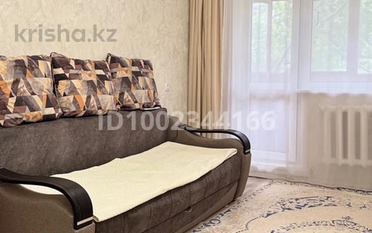 1-комнатная квартира · 35 м² · 5/5 этаж, мкр Юго-Восток, 30й микрорайон 11 за 135 000 〒 в Караганде, Казыбек би р-н — фото 2