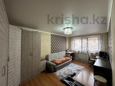 3-комнатная квартира · 61.8 м² · 5/5 этаж, мкр Юго-Восток, Муканова 6/3 — Муканова 6/3 за 21 млн ₸ в Караганде, Казыбек би р-н
