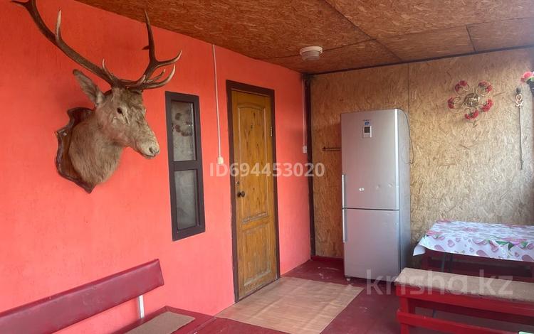 Жеке үй · 1 бөлме · 18 м², Карбай Мусабаева 114, бағасы: 5 000 ₸ в Бурабае — фото 2