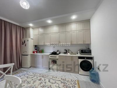 1-комнатная квартира · 50 м² · 1/4 этаж, мкр Ак Шагала, Жалена Толепова 9Д за 35 млн 〒 в Атырау