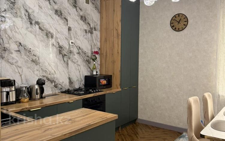 2-бөлмелі пәтер · 75 м² · 9/9 қабат, мкр. Алтын орда, Алия Молдагулова 62/1, бағасы: 39.5 млн ₸ в Актобе — фото 2