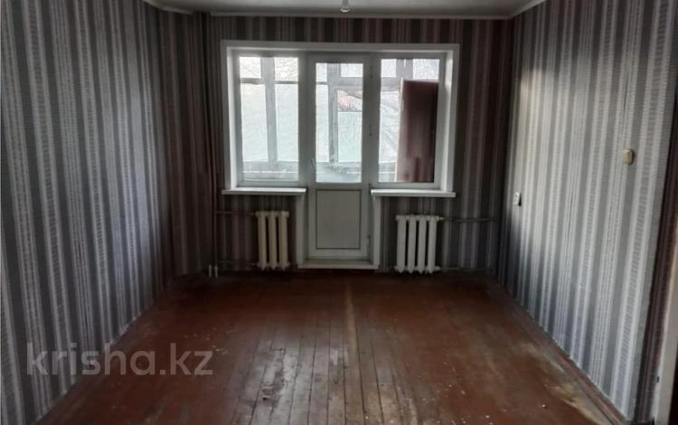 1-комнатная квартира · 33 м² · 2/5 этаж, ул. Абая за 5.2 млн ₸ в Темиртау — фото 2