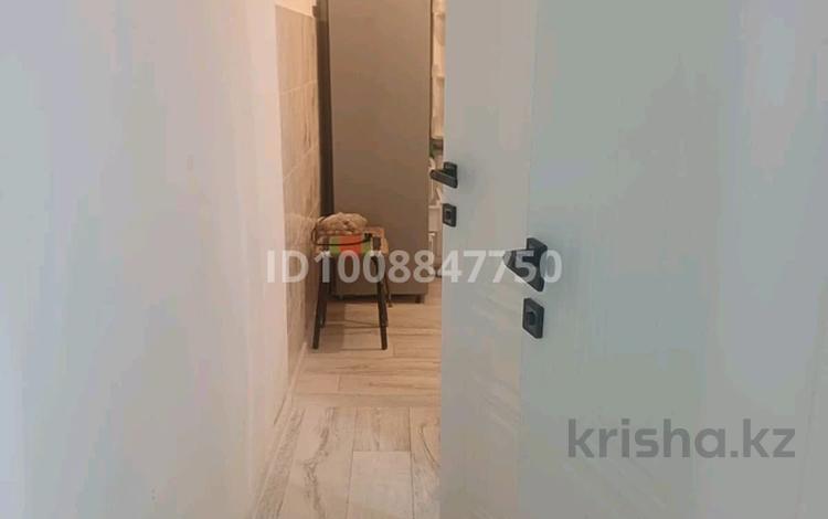 2-комнатная квартира · 60 м² · 1/5 этаж, проспект Абая — Южный за 120 000 ₸ в  — фото 2