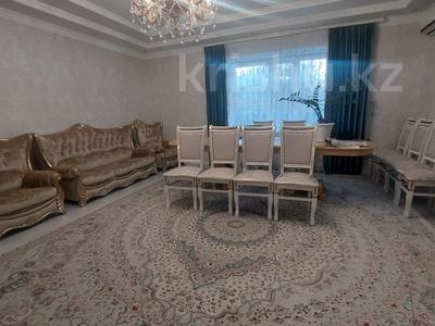 4-комнатная квартира · 135.9 м² · 1/5 этаж, проспект А Молдагуловой 54д за 54 млн ₸ в Актобе
