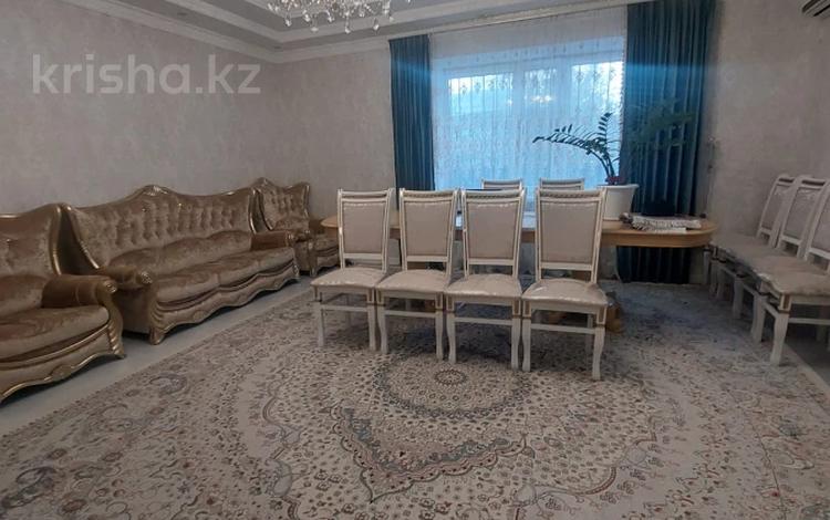4-комнатная квартира · 135.9 м² · 1/5 этаж, проспект А Молдагуловой 54д за 54 млн ₸ в Актобе — фото 2