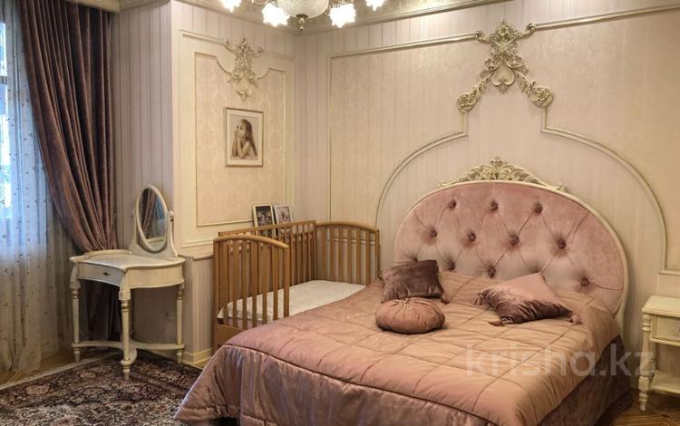 4-комнатная квартира · 230 м² · 3/3 этаж, Керей-Жәнібек хандар 276/15 за 475 млн 〒 в Алматы, Медеуский р-н — фото 2