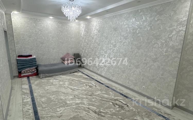 1-комнатная квартира · 56 м² · 2/9 этаж, 16-й мкр 76 — Трк Актау за 12 000 ₸ — фото 35