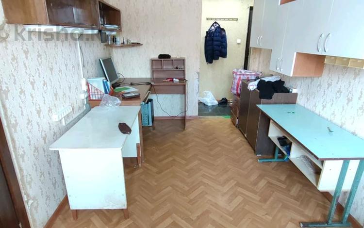 2-комнатная квартира, 43 м², 1/5 этаж, 2 мкр 38 — 1 этаж за 5 млн 〒 в Степногорске — фото 2