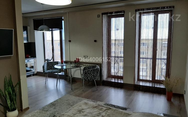 1-комнатная квартира · 46 м² · 5/5 этаж, Сагадат Нурмагамедова 44 за 10 000 ₸ в Усть-Каменогорске — фото 2