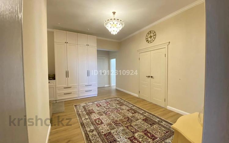 3-бөлмелі пәтер · 138 м² · 10/16 қабат, мкр Алмагуль, Розыбакиева 388/Б2, бағасы: 155 млн ₸ в Алматы, Бостандыкский р-н — фото 2