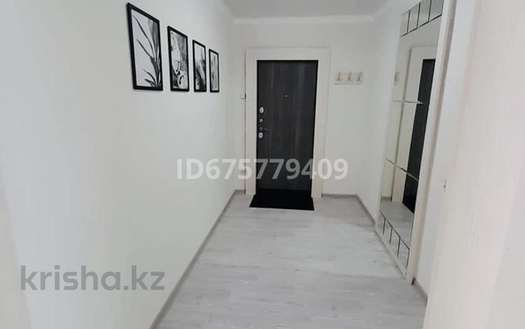 2-комнатная квартира, 60 м², 9/9 этаж, 5 микрорайон 3 за 20 млн 〒 в Аксае — фото 9