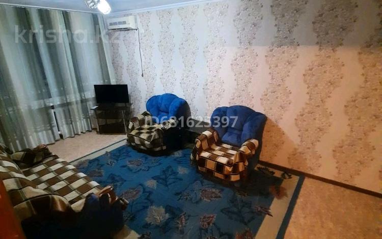 2-бөлмелі пәтер, 50 м², 2/5 қабат ай сайын, мкр Центральный 4 — Б.Мамушулы+Махамбета, бағасы: 130 000 〒 в Атырау, мкр Центральный — фото 7