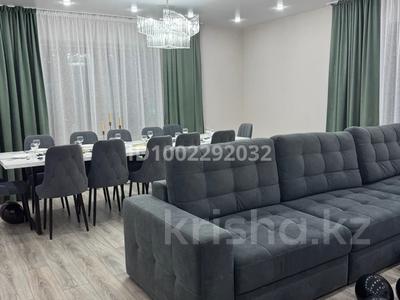 Дом · 4 комнаты · 130 м², Абая кунанбаева 28б за 150 000 〒 в Бурабае