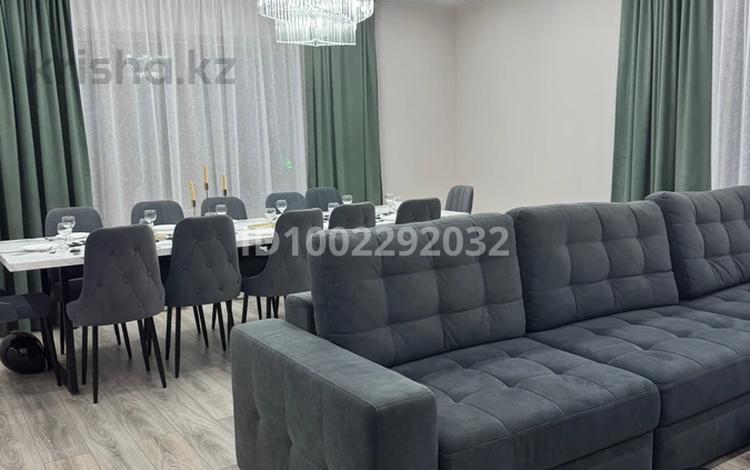 Дом · 4 комнаты · 130 м², Абая кунанбаева 28б за 170 000 ₸ в Бурабае — фото 2