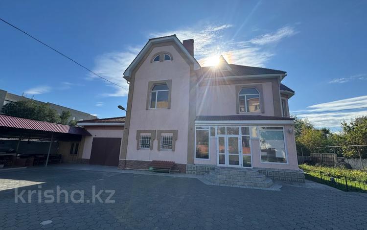 Отдельный дом · 8 комнат · 310.7 м² · 11 сот., Дружбы за 89 млн 〒 в Костанае — фото 15