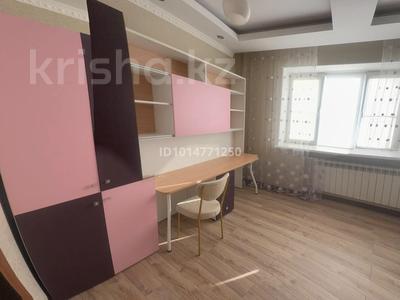 3-комнатная квартира · 110 м² · 8/10 этаж, мкр. Алтын орда, Молдагуловой А. 60/1 — ОблГаи за 300 000 ₸ в Актобе