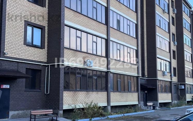2-комнатная квартира · 61 м² · 6/6 этаж, мкр Строитель 37/2 за 27 млн ₸ в Уральске — фото 2