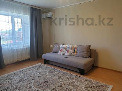 Пәтерлер в Западно-Казахстанской обл.: 1-бөлмелі пәтер · 41 м² · 3/5 қабат, мкр Кадыра Мырза-Али 7, бағасы: 120 000 〒 1-бөлмелі пәтер · 41 м² · 3/5 қабат, мкр Кадыра Мырза-Али 7, бағасы: 120 000 〒 в Уральске