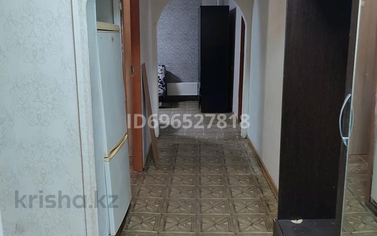 3-комнатная квартира · 67 м² · 4/5 этаж, мкр Тастак-1 — Фурката уг.ул. Раимбека за 300 000 ₸ в Алматы, Ауэзовский р-н — фото 2
