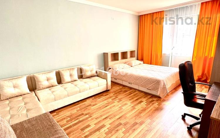 1-комнатная квартира · 61 м² · 16/16 этаж, мкр Орбита-3, Торайгырова 19а за 270 000 ₸ в Алматы, Бостандыкский р-н — фото 2