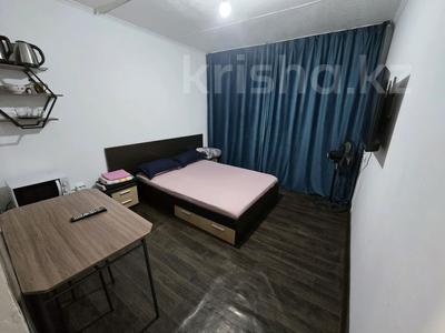 1-комнатная квартира · 18 м², мкр №5 21 — Абая Правда, Абая Матазалка, метро Москва за 10 000 〒 в Алматы, Ауэзовский р-н