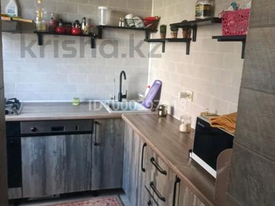 Пәтерлер в Атырауской обл.: 4-бөлмелі пәтер · 62 м² · 1/5 қабат, Авангард 2 18 — Сулпак, бағасы: 19 млн 〒 4-бөлмелі пәтер · 62 м² · 1/5 қабат, Авангард 2 18 — Сулпак, бағасы: 19 млн 〒 в Атырау, мкр Авангард-2
